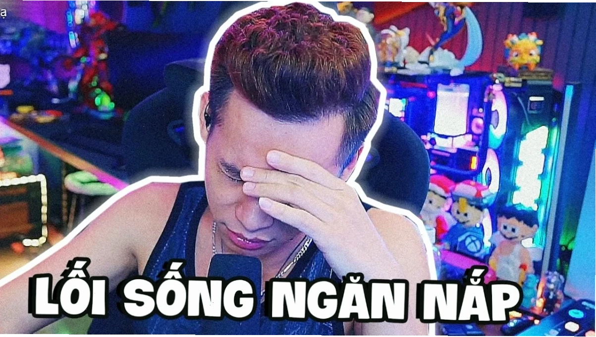 Ảnh Độ Mixi ngồi stream tấu hài