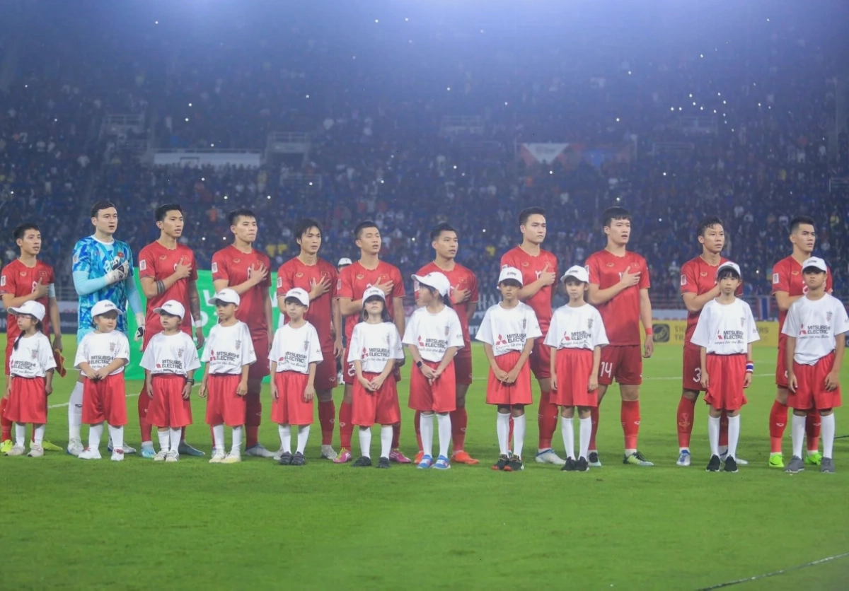 chào cờ meme