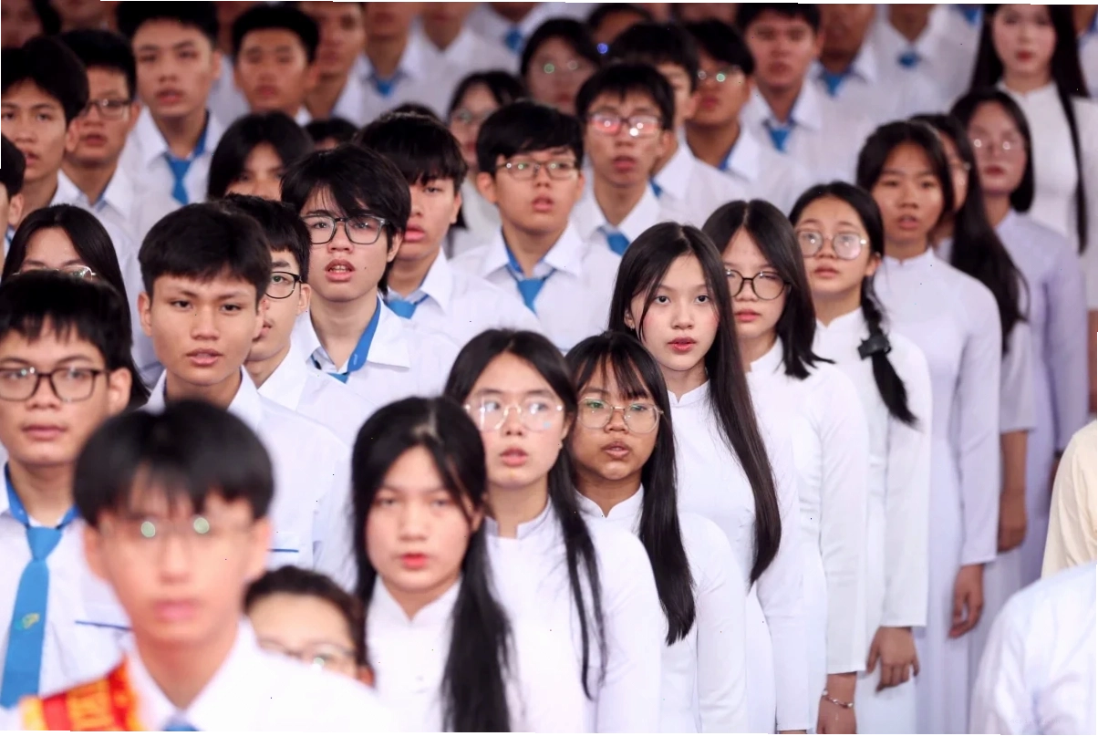 chào cờ meme