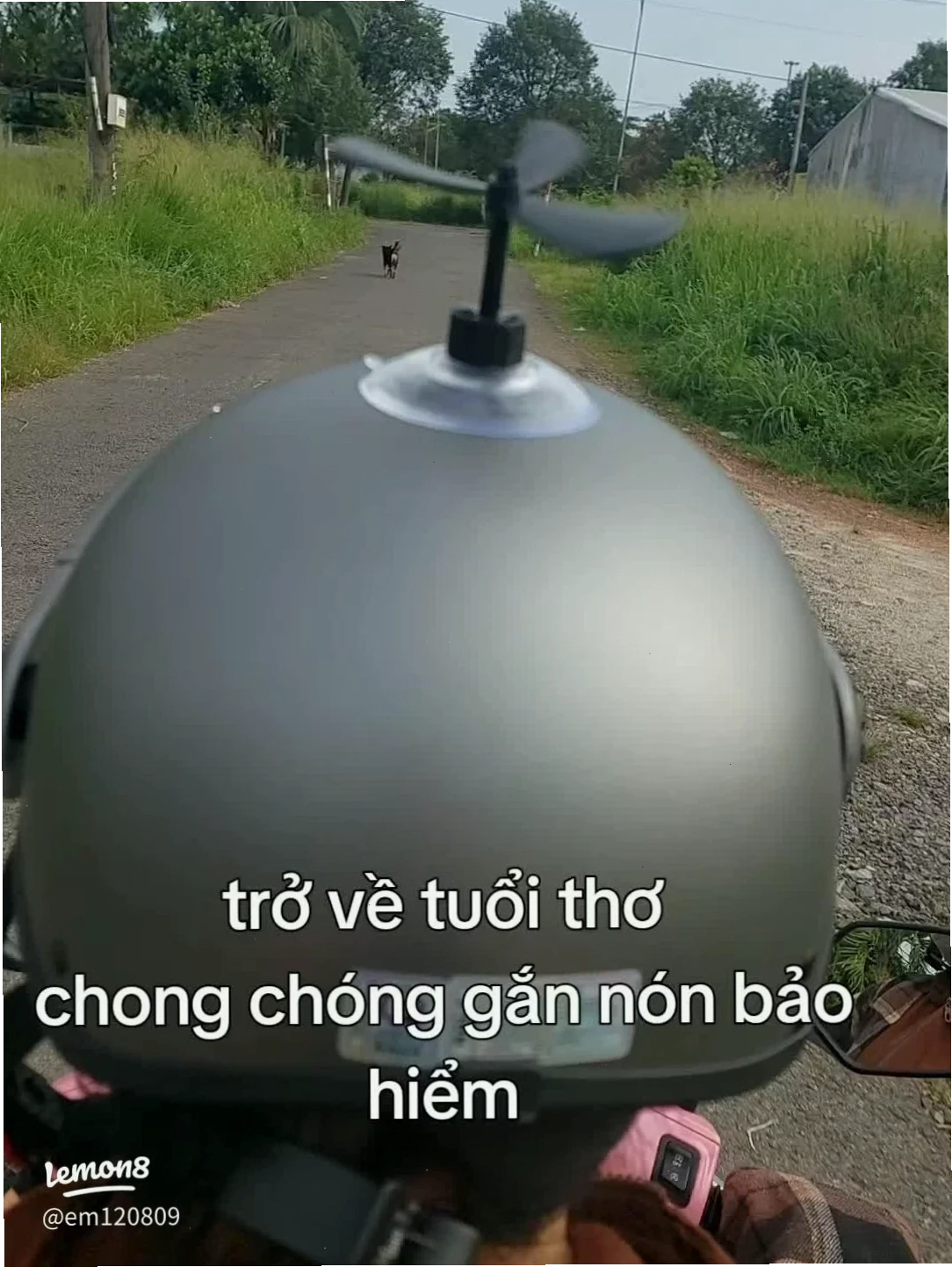 chong chóng tre nè nobita meme