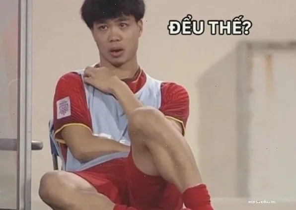 công phượng meme biểu cảm ngơ ngác
