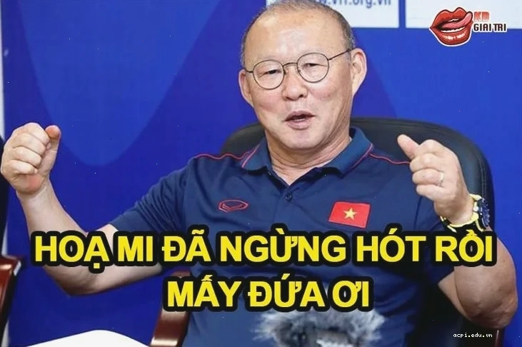 Hình ảnh thầy Park cười park hang seo meme