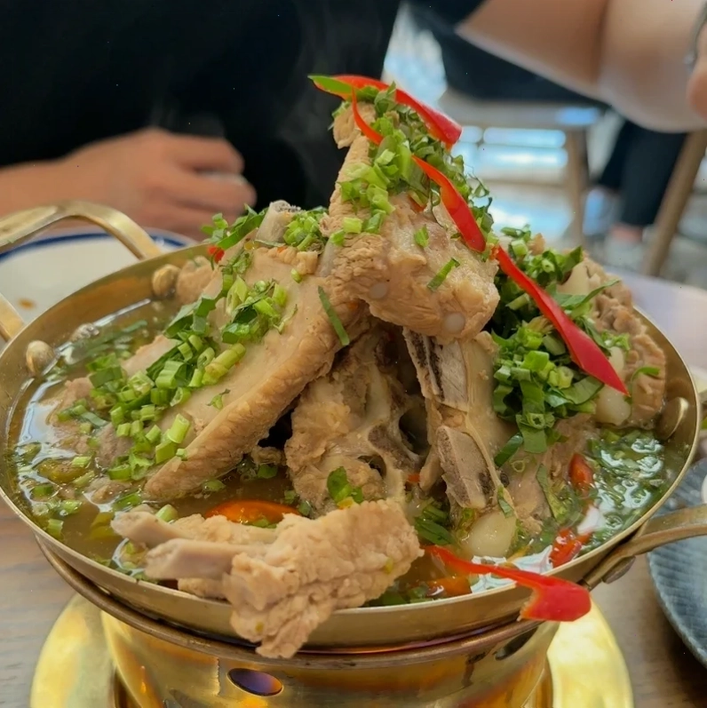 meme bistro mai hắc đế quầy bar chuyên nghiệp