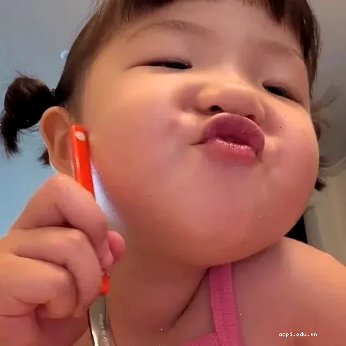 meme chu môi
