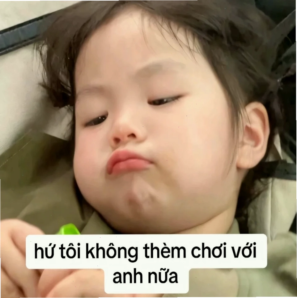 meme khóc cute ấm ức