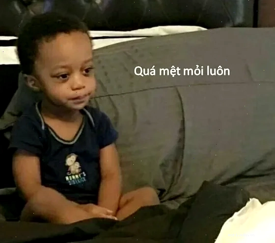 meme mặt buồn trắng đen