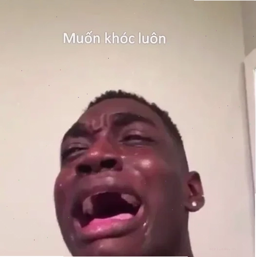 meme mặt buồn trên nền đen trắng