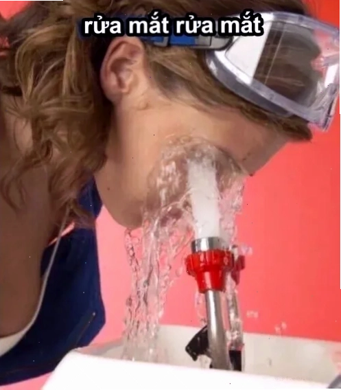 meme mắt đỏ