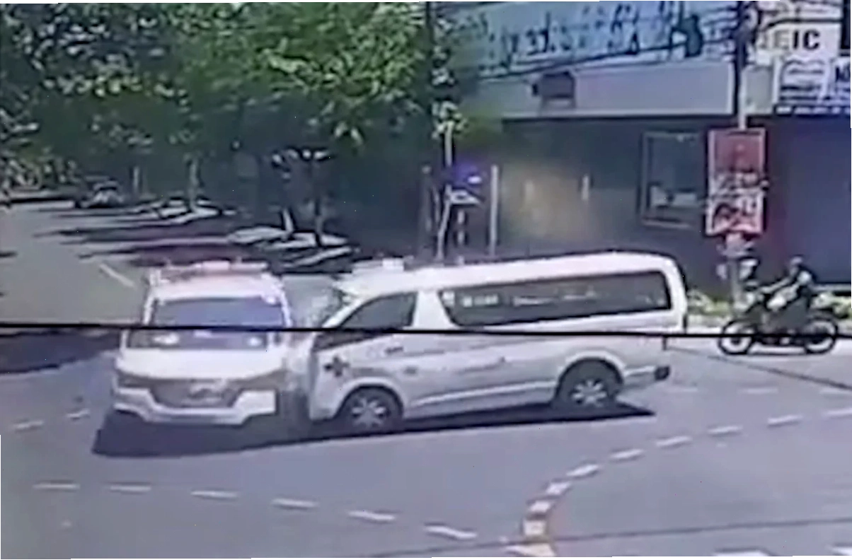 meme xe cứu thương