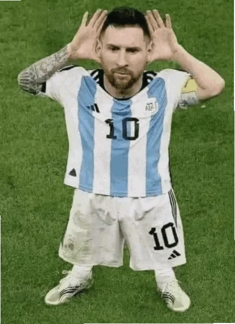 messi meme hài hước trên sân