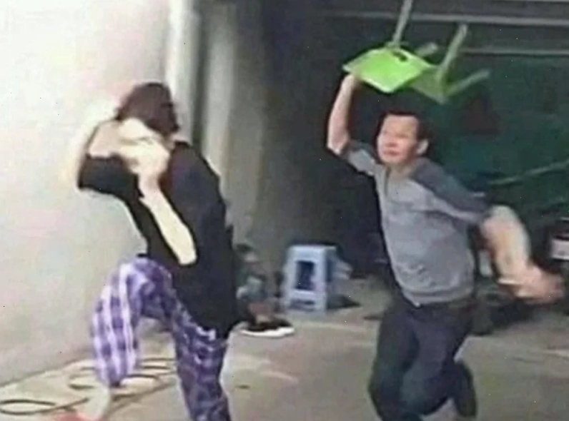 mô tả đánh nhau meme