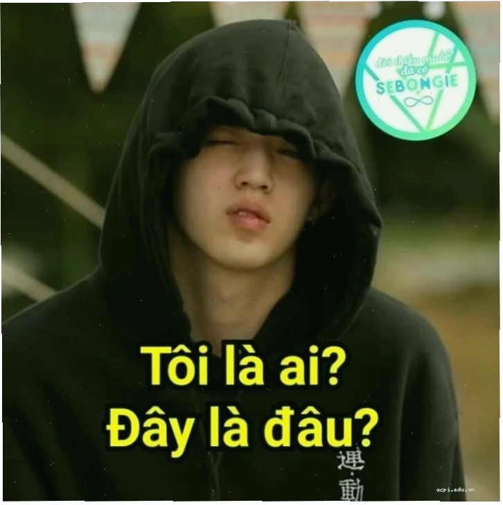Phản biện về đây là đâu tôi là ai meme