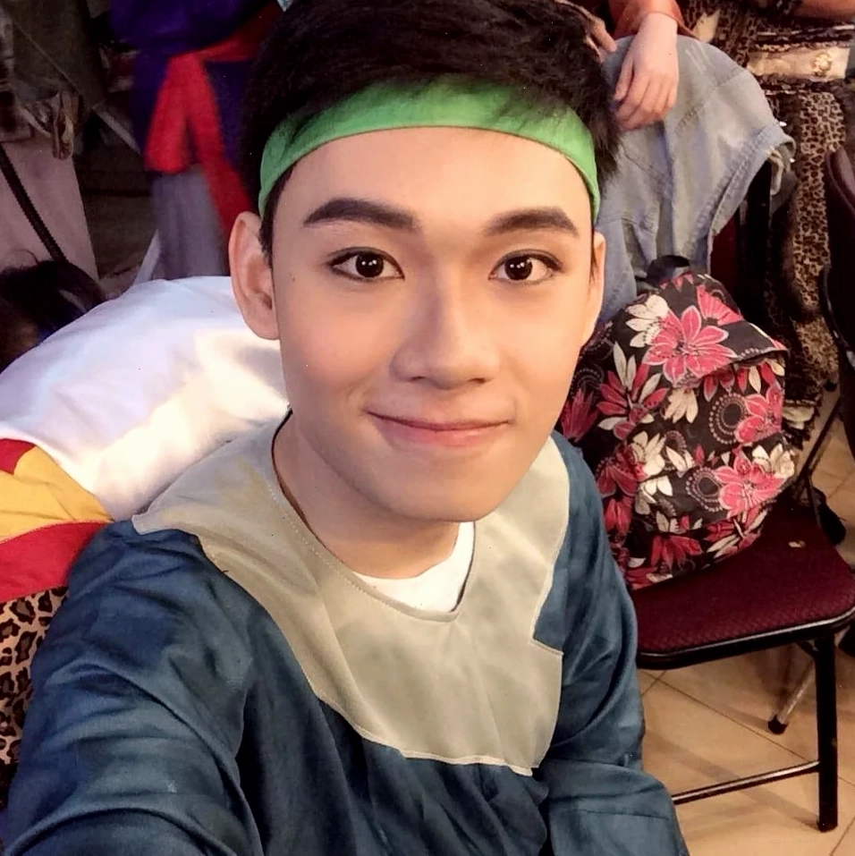 quang trung meme tạo dáng cuối