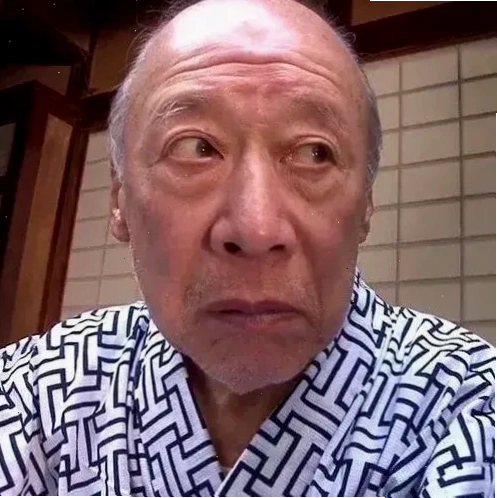 shigeo tokuda meme cầm roi