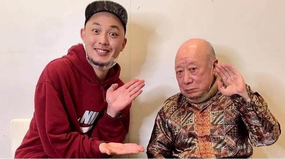 shigeo tokuda meme đánh mông