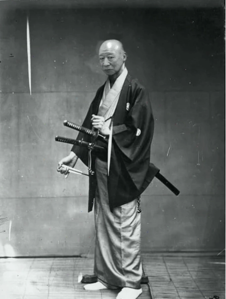 shigeo tokuda meme vụt mông